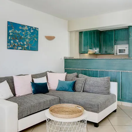 By Interhome