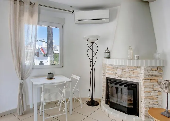 By Interhome בית נופש *